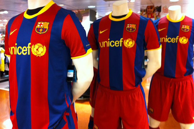 Unicef sponsoring the FC Barcelona shirt